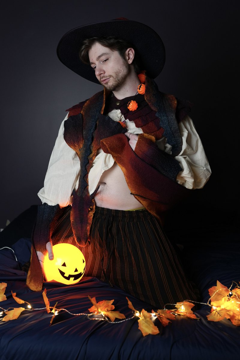 ShallyPack's tweet photo. I’m trying to cast a spell, is it working? https://t.co/YLGk2LFrtk