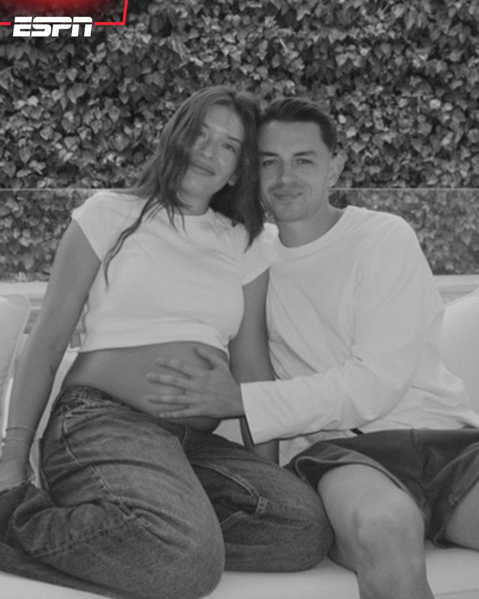 ESPNmx's tweet photo. ¡ÁLVARO FIDALGO SERÁ PAPÁ! ❤️

Su pareja Pilar Sánchez compartió en redes sociales su embarazo 👶

Vía: IG/pilar___sanchez https://t.co/kaINY24DvM