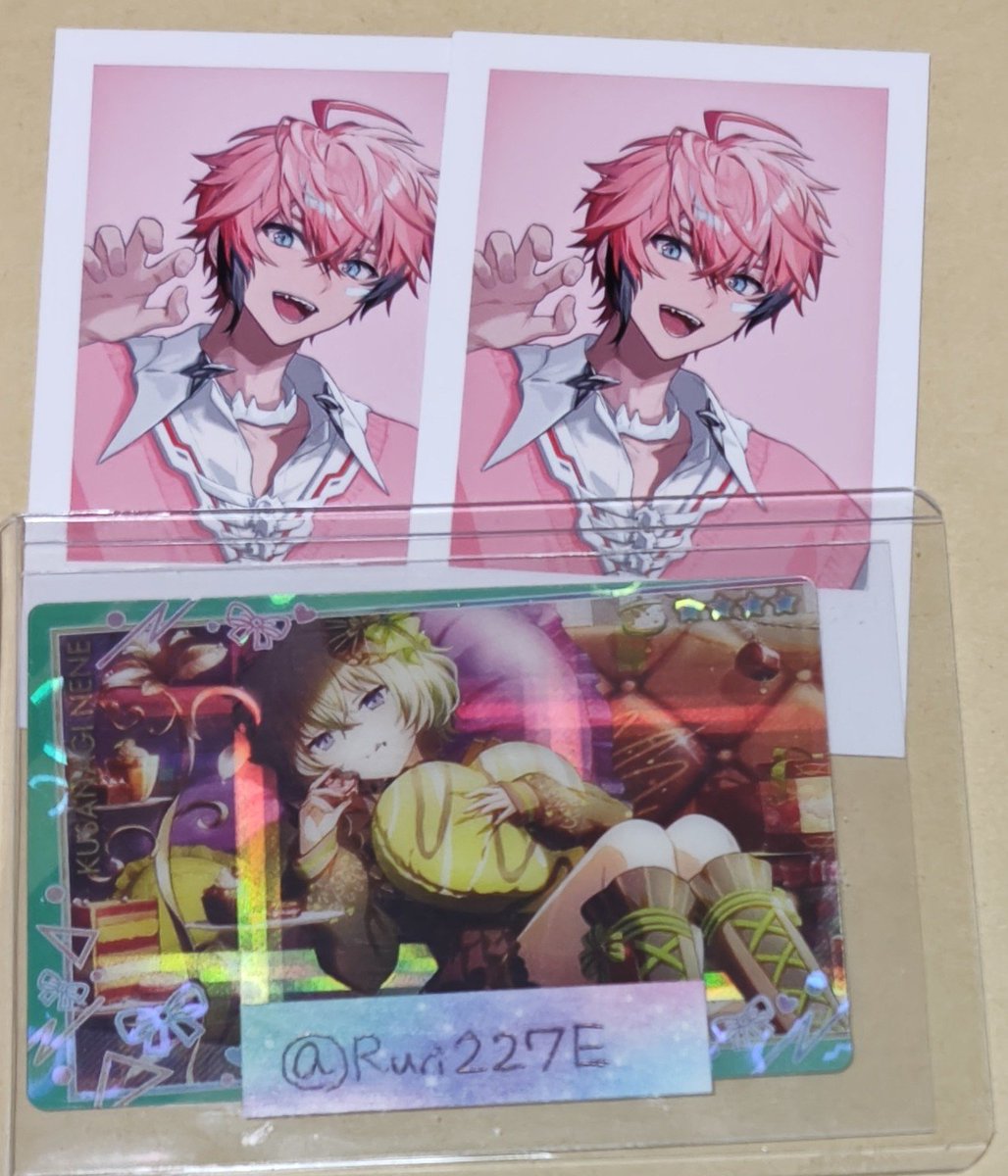 Ruri227E's tweet photo. @bana7xx_xx 初めまして、検索より失礼いたします。
当方お求めの方2点所持しているのですが、両端の方と2:2で郵送交換可能でしょうか？
ご検討いただけますと幸いです。🖤 https://t.co/Url73pcNls