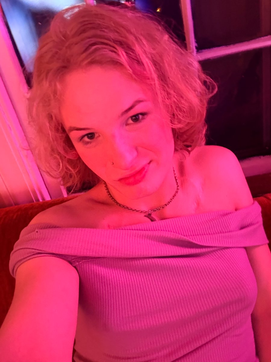 BionicLesBitch's tweet photo. @punishedgherkin Nobody mentioned anything but I know trannies go to the one I went to. There was definitely a guy there that tried to sit as far away from us as possible though
After/Before https://t.co/sDpn6OchND
