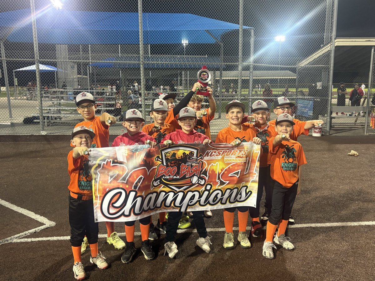 KCSPORTS's tweet photo. Congratulations to both of these teams for making it to the championship in our Boo Bash at Capitol Federal Sports Complex! #PlayUSSSA
9AA:
π₯- Knights Baseball
π₯- Venom
@USSSA_Midwest | @USSSABSBL | @USSSA_KC | https://t.co/s7xwMUGtlB