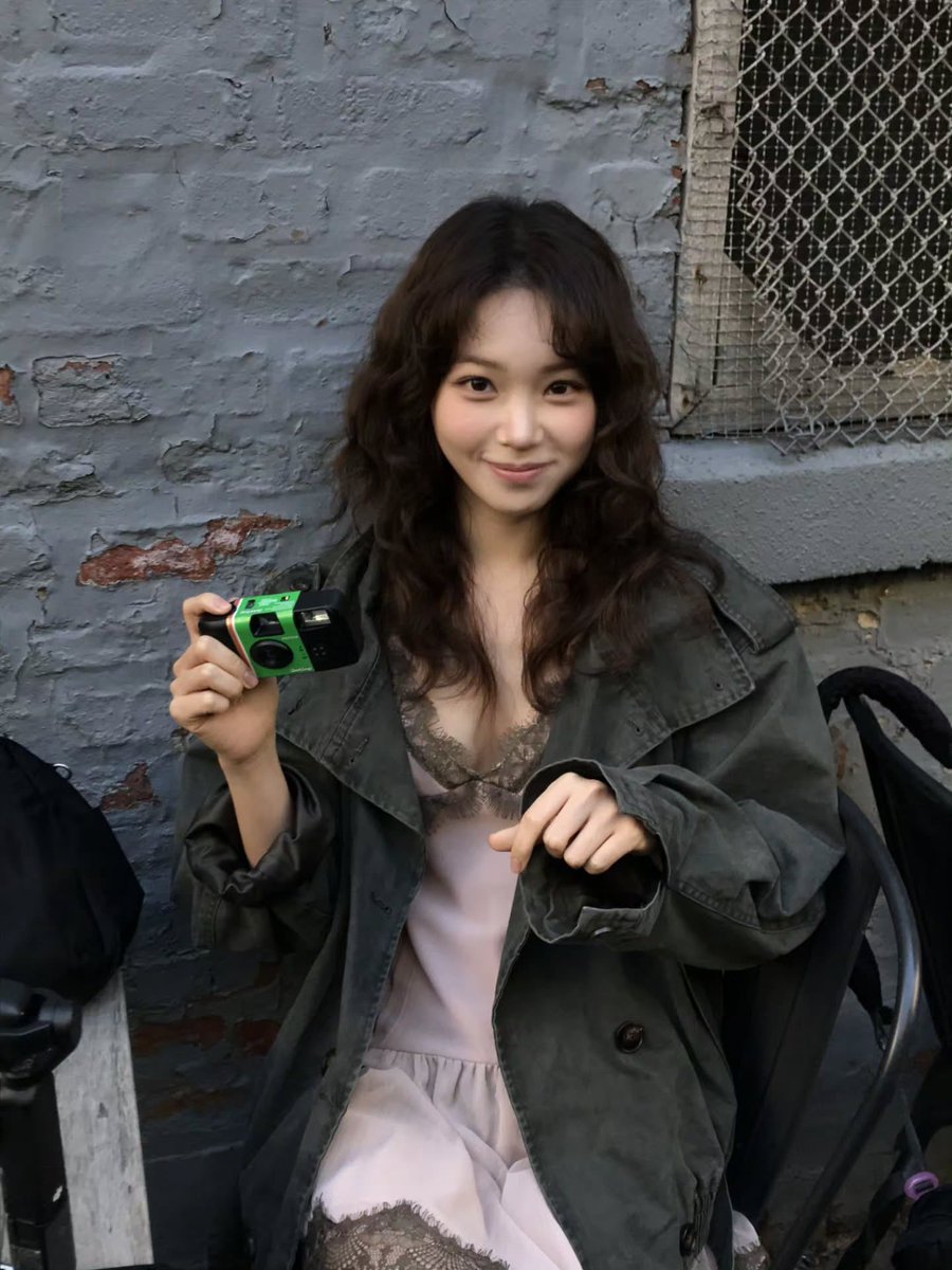bbakbbbak's tweet photo. 쌈아름송이라고 불렀더니 진짜 야상을 입고 등장했네 https://t.co/nXjdOI5teY