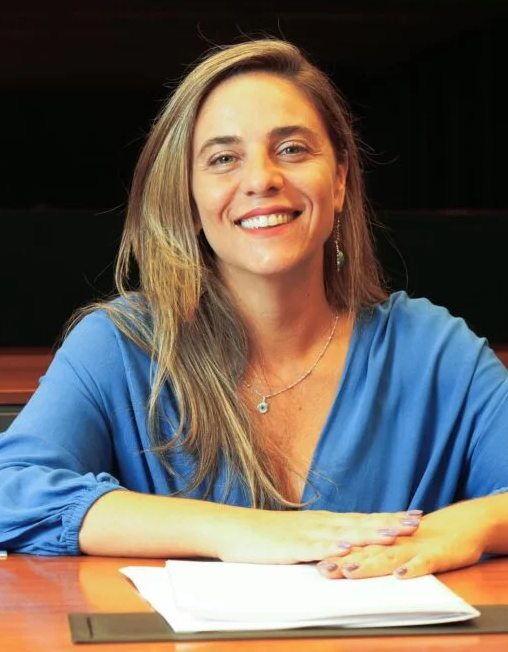 SiteJamesons's tweet photo. Na pior eleição da história do Rio Grande do Sul, temos ao menos dois alentos na Câmara Federal.

@fernandapsol e @daianasantospoa foram reeleitas Deputadas Federais.

Elas estão entre as mulheres de esquerda mais combativas e atuantes em Brasília. https://t.co/O2iISXsG99