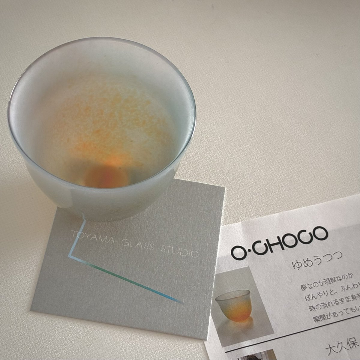 kai_dweep's tweet photo. 富山ガラス美術館
色合いに惹かれて手に取ったO.CHOCO、ゆめうつつというタイトル好みでゲットした訳だが、帰宅後に作品詳細を読んだらこれまた大好きなかんじの解釈だった。
(大久保瑠香さんの作品) https://t.co/NSlNlUJUvm