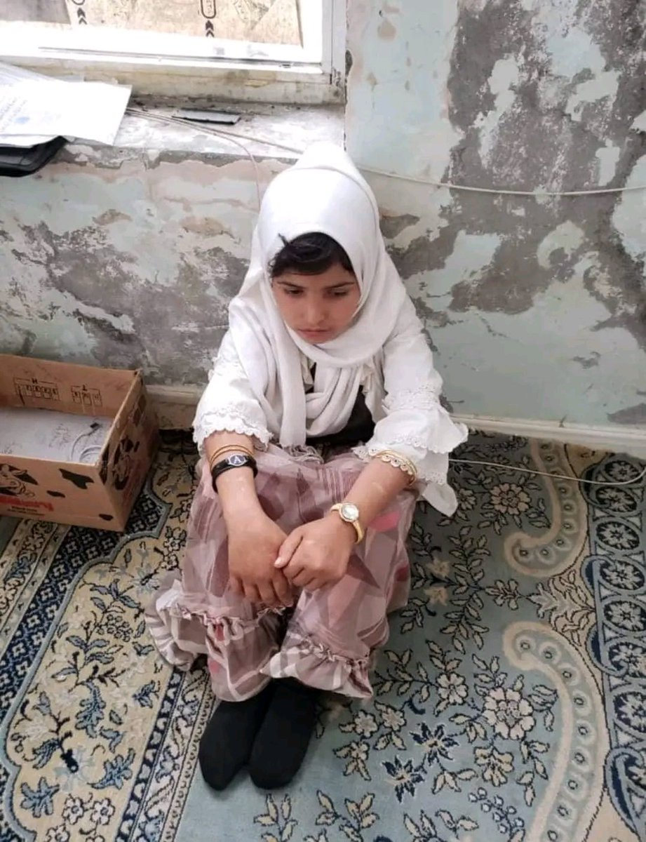 19reil's tweet photo. تم تكذيب هذه القصة بالرغم من أنني صورتها من نشرة أخبارية ولذلك هذه الصور التي تدعم القصة،ولكم ان تروا التقرير وبشاعة ماحدث وما عنته في عمر الحادية عشر فقط!!!!
#نساء
#نساء_اليمن_أحرار
#زواج_قواصر
#تعنيف
#نسويات_اليمن
#اغتصاب
#المرأة https://t.co/OASQeGvkiP