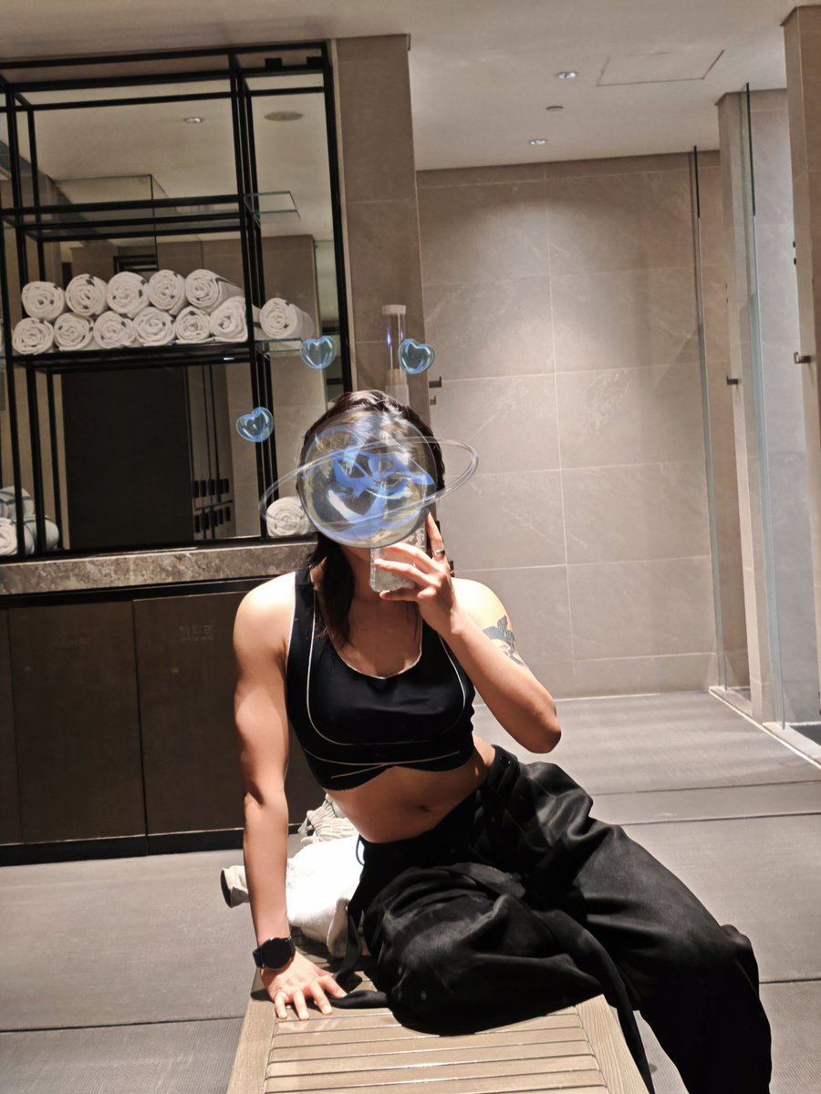 EvanfromMars's tweet photo. 《女-加急匹配》：女体育生！  

以前是练田径的 毕业以后一直健身2年  

性欲强 喜欢玩多人 双性恋 有女伴！想再找个男盆友

联系方式 : https://t.co/di2hcdtqb4 https://t.co/KAHhpBrgtv