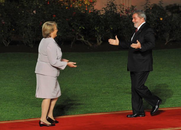 MBarchivo's tweet photo. Estamos con Lula presidente 🇧🇷

BORA LULA!

@LulaOficial 🤝🏻 @mbachelet https://t.co/EOtbiRy8tN