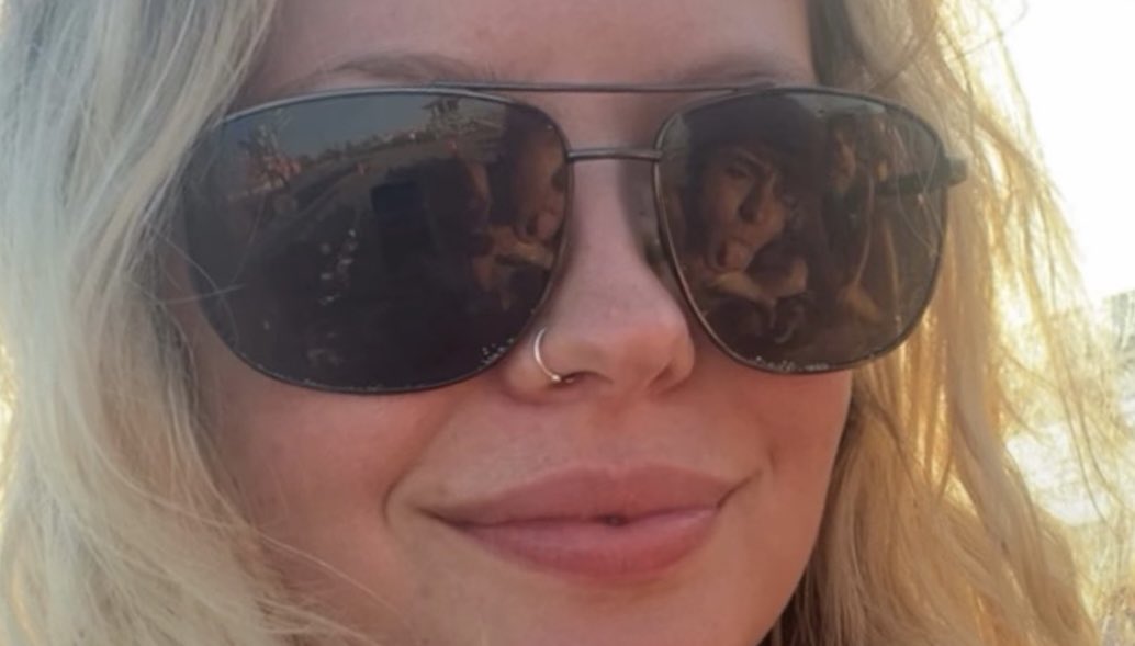 littlelotusbond's tweet photo. She knows exactly what she’s doing lol
#bb28 https://t.co/gsJRSV4QEr