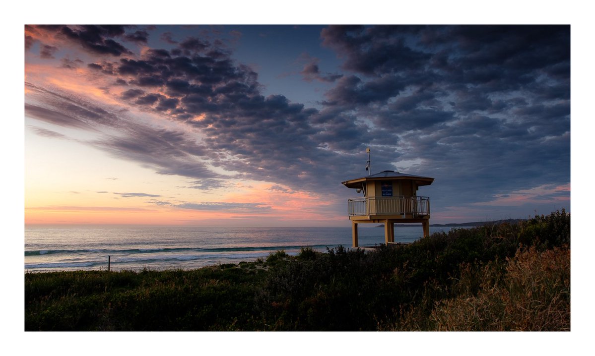 DermotCarlin's tweet photo. @WLH1972 Lifeguard Tower Elouera beach Cronulla Sydney https://t.co/6d4r6LMv5v