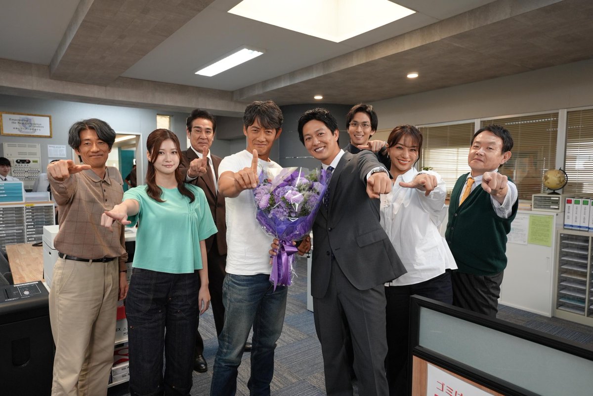 GTO2026summer's tweet photo. ❬❰ 𝒐𝒇𝒇 𝒔𝒉𝒐𝒕 ❱❭

GTO教職員キャストがクランクアップ🎬✨

生徒たちに負けないくらい、
毎日笑顔の絶えない撮影現場でした☺️

生徒たちを温かく見守りながら、
作品を支えてくださった皆さん✨

約3ヶ月間、本当にありがとうございました🫵🔥

最終回はTVerにて
【10/12(月)まで】無料配信中🫵
#GTO
#反町隆史
#生見愛瑠
#工藤阿須加
#高橋メアリージュン
#市川知宏
#夙川アトム
#近藤芳正
#宇梶剛士
#末吉司弥
#田坂秀樹
#渥美友里恵
#石神まゆみ
#河合恭嗣
#中川わさ美
#福嶋千明
#簑輪裕太