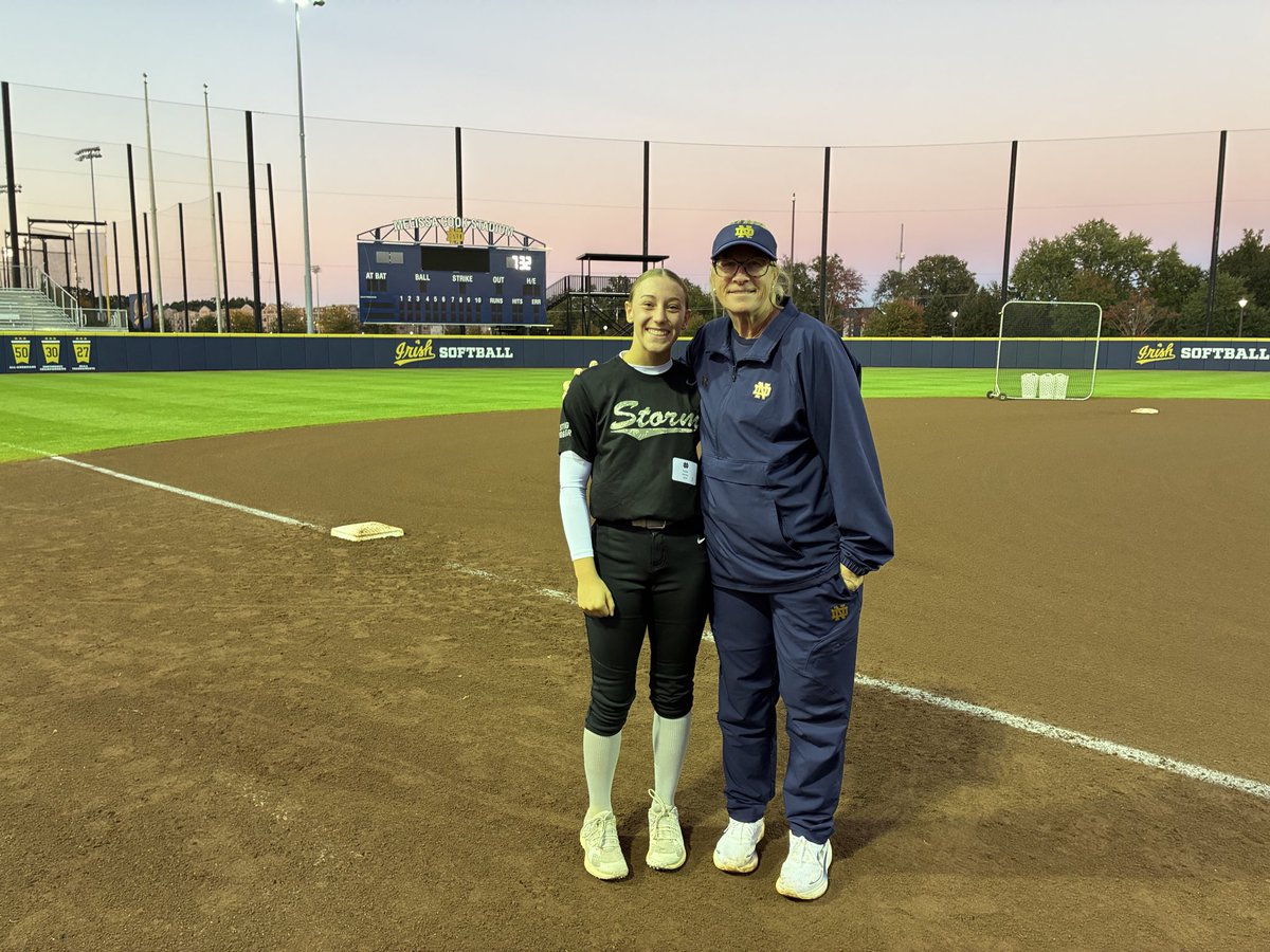 TaylorB_2029's tweet photo. Thank you so much @NDsoftball for inviting me out to an amazing camp! I learned so much and got to experience the beautiful fall colors and weather on campus! Thank you to coaches @2Ganeff , @CoachDeOliveira , @Coach_pooch , and everyone else who put together this amazing experience! Go Irish!☘️