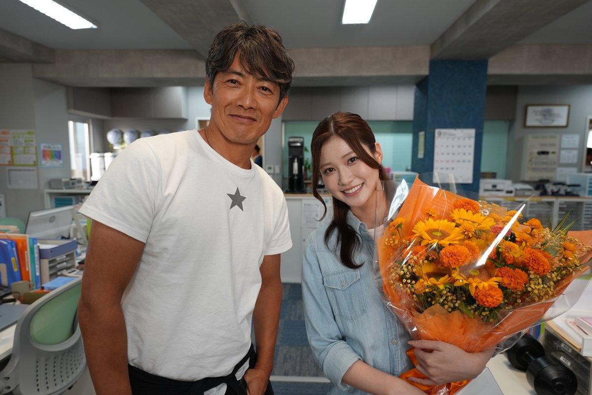 GTO2026summer's tweet photo. ❬❰ 𝒐𝒇𝒇 𝒔𝒉𝒐𝒕 ❱❭

🎬柏原実央 クランクアップ🎬

クールな柏原先生ですが、
生徒たちをはじめ鬼ッチの心にも響く
たくさんの言葉を届けてくれました✨

約3ヶ月間、本当にありがとうございました！

最終回はTVerにて
【10/12(月)まで】無料配信中🫵
#GTO
#反町隆史
#生見愛瑠 https://t.co/ZeVlXu1Jc9