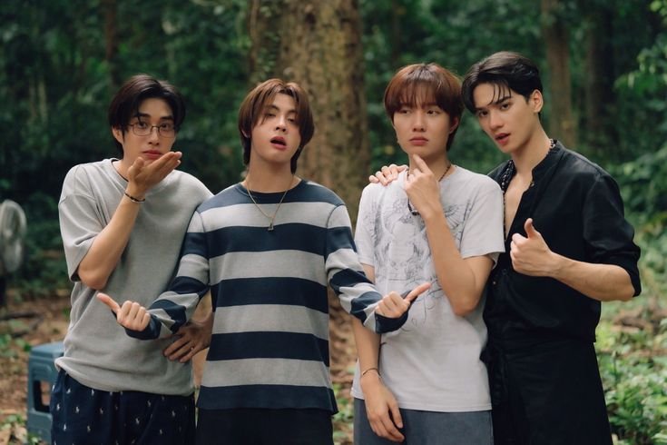 AgusUnbound's tweet photo. Lo que extraño a mi Khemjira gang junta. Amo verlos enfocados en sus nuevos proyectos porque se merecen todo el exito pero me hace daño pensar que después de los capítulos especiales es el final de esta grupo 😭 https://t.co/uktPhcTcPR