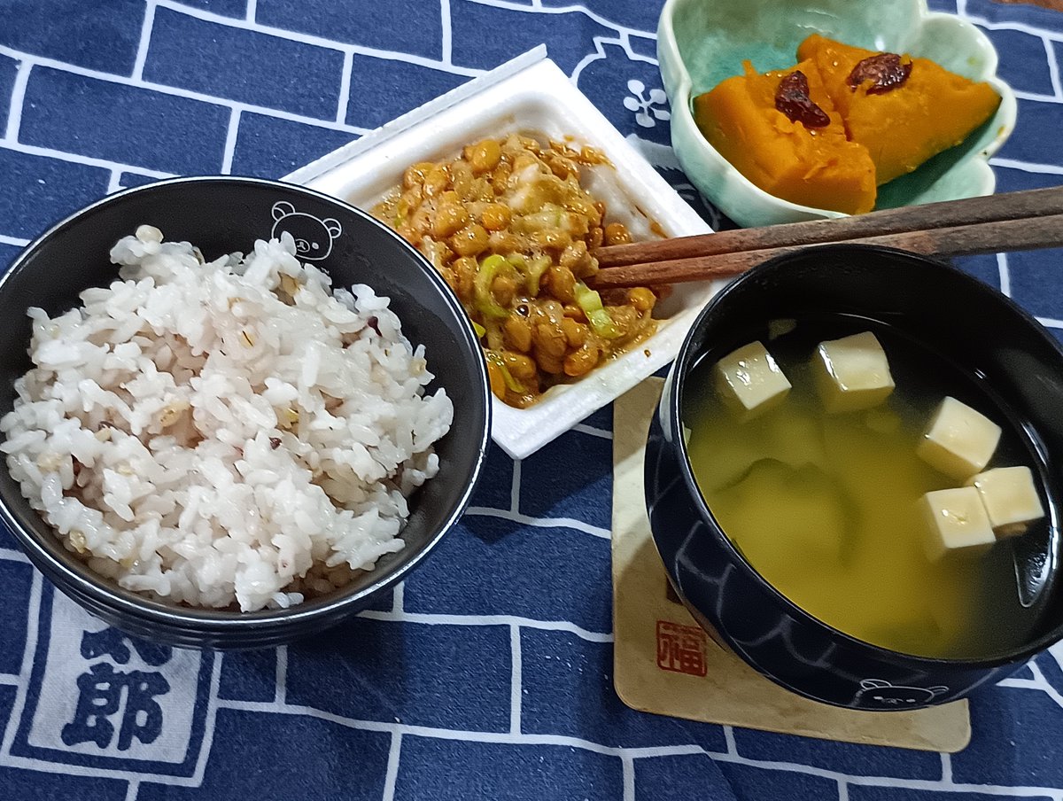 s_galileo's tweet photo. 旧暦八月廿五日　友引
おはようござる。🐵
#ガリレオの朝食
#今日のドルチェ
いただきました。
（へ人へ） https://t.co/DAn8joN2iL