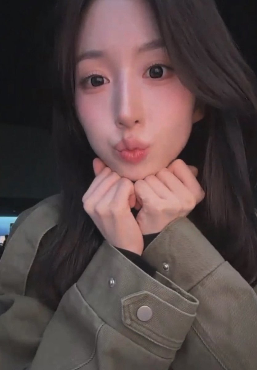 haewonno's tweet photo. @kimgaeup HAPPY MONDAAAYYYY MY LOVE https://t.co/xiSR34OgZ8