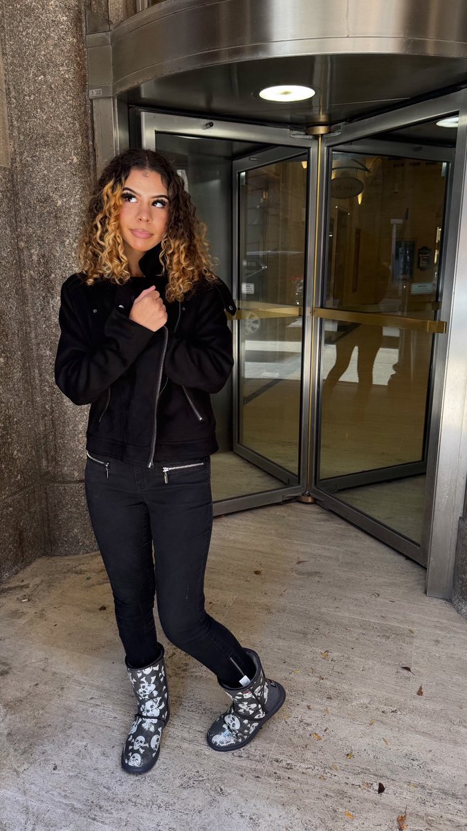 leanadoll's tweet photo. chilly af https://t.co/XodBdwmiSC