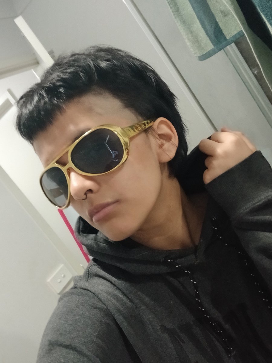 gayeshay's tweet photo. I fucking hate my hair cuntt.. 

ANYWAYS WHERES MY MOOTS ATTTTR 👀 

#shrtwt #ouchietwt #sledtwt #venttwt  #promotwt #moothunt #heartbreakhigh https://t.co/mEFLOz8MII