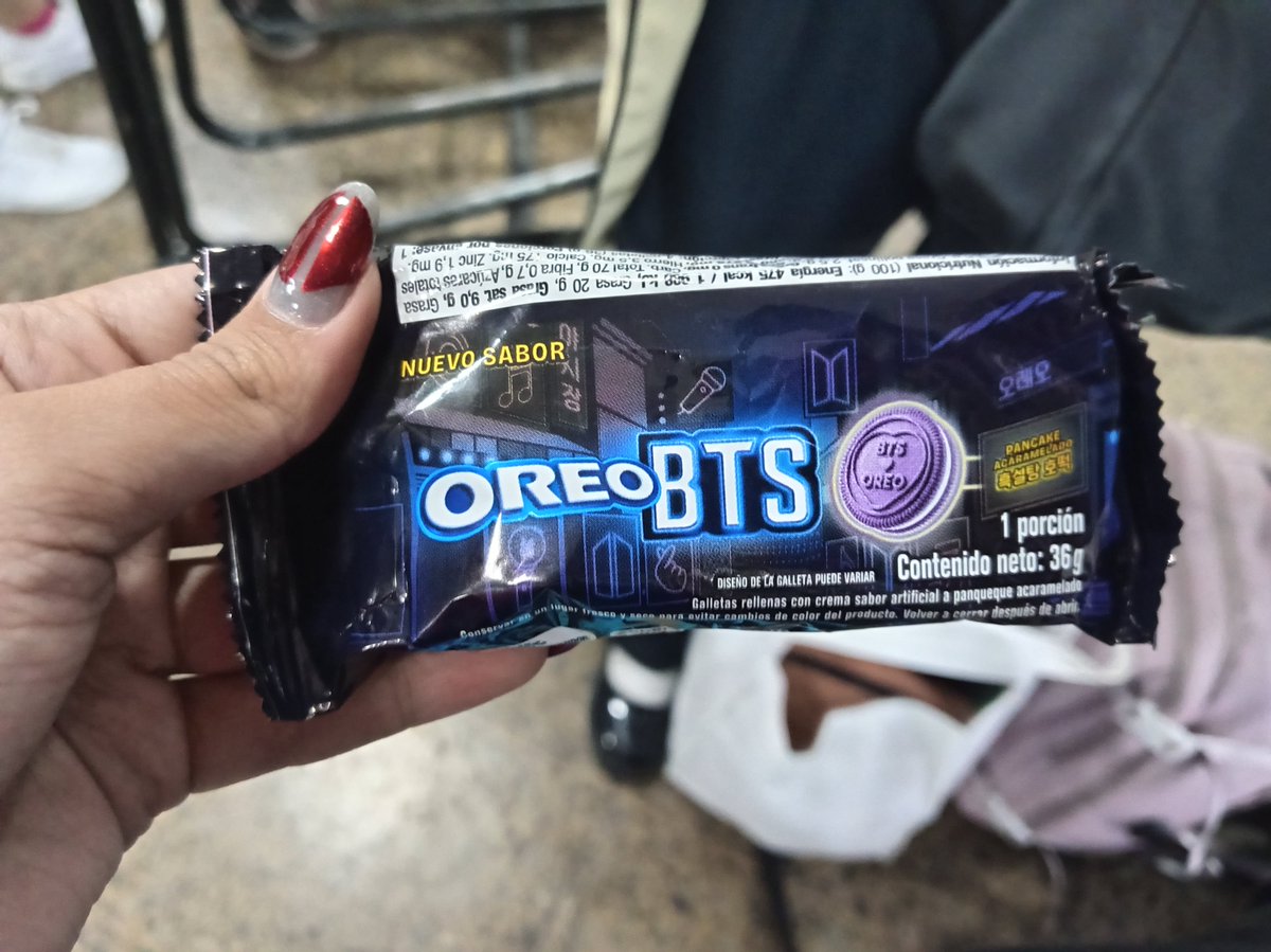 lovelyjmbby_'s tweet photo. el mejor freebie hasta el momento 🔥 nos los dio una armycita muy linda en el terminal https://t.co/38UXRV1fKL
