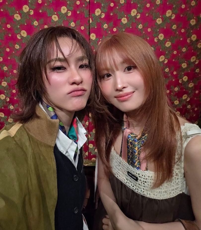 barbiegirImomo's tweet photo. EMI IS TRULY THE ONLY PERSON IN THE WORLD THAT CAN OUT GAYFACE MOMO 😭 https://t.co/b0YQqouR3c