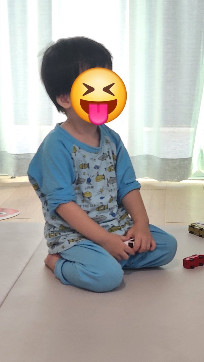 imp1158's tweet photo. 合気道やってて思う。
この力の抜けた正座がとても良いなと。

中々この姿勢ができんのよね…なぜ2歳児が無意識にできてるのか。 https://t.co/4IcOX1iHsA