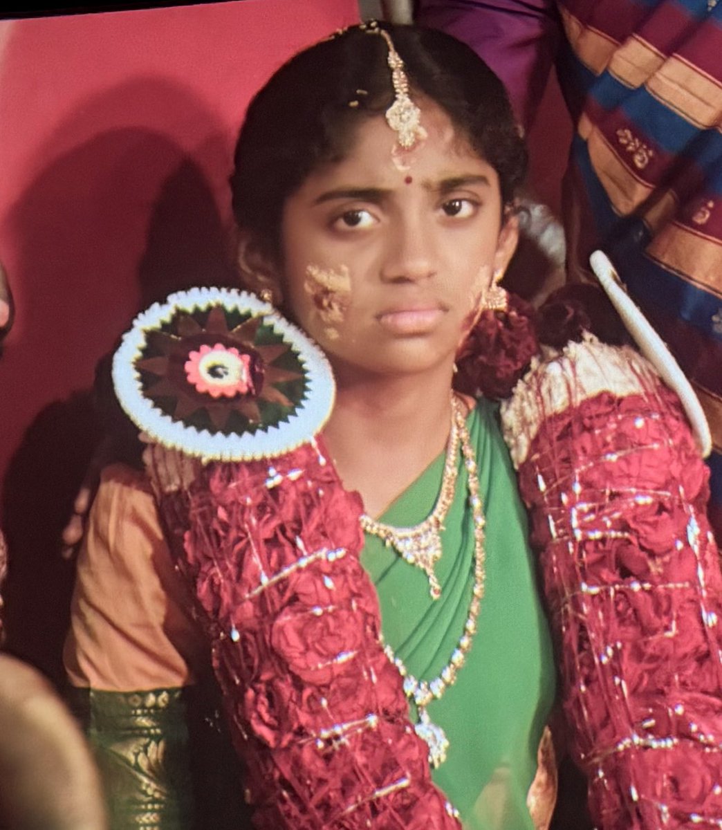 itsSiddharth_X's tweet photo. Sadism chupinchalante ila - #irumudi
Happiness chupinchalante ila - #Baththa https://t.co/pSwven6MF0