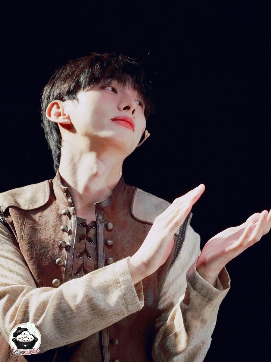 sasa91191's tweet photo. #윤지성 #YoonJisung https://t.co/Diq9SagiDI
