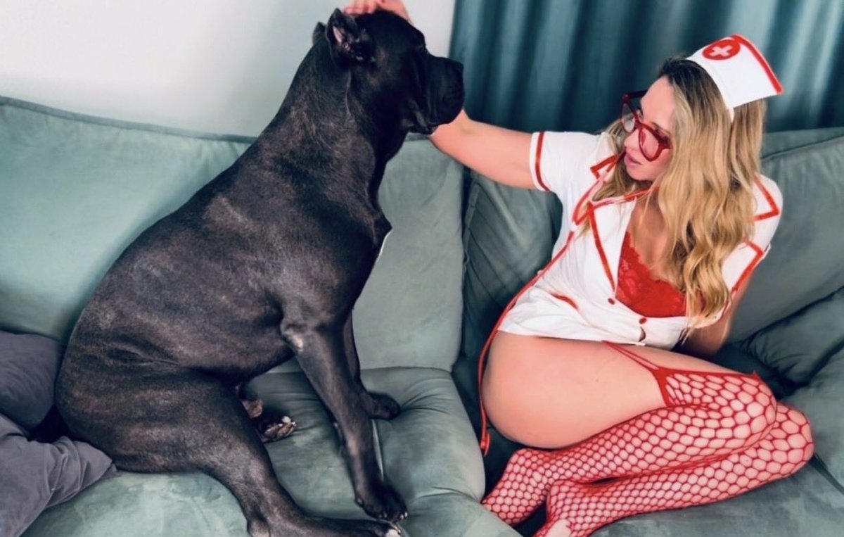 Veronicasiles_'s tweet photo. If this caught your eye there’s more 🤤🐶

https://t.co/rgFYaBlltP

#zoolady #knotts https://t.co/lOZafWxV8c