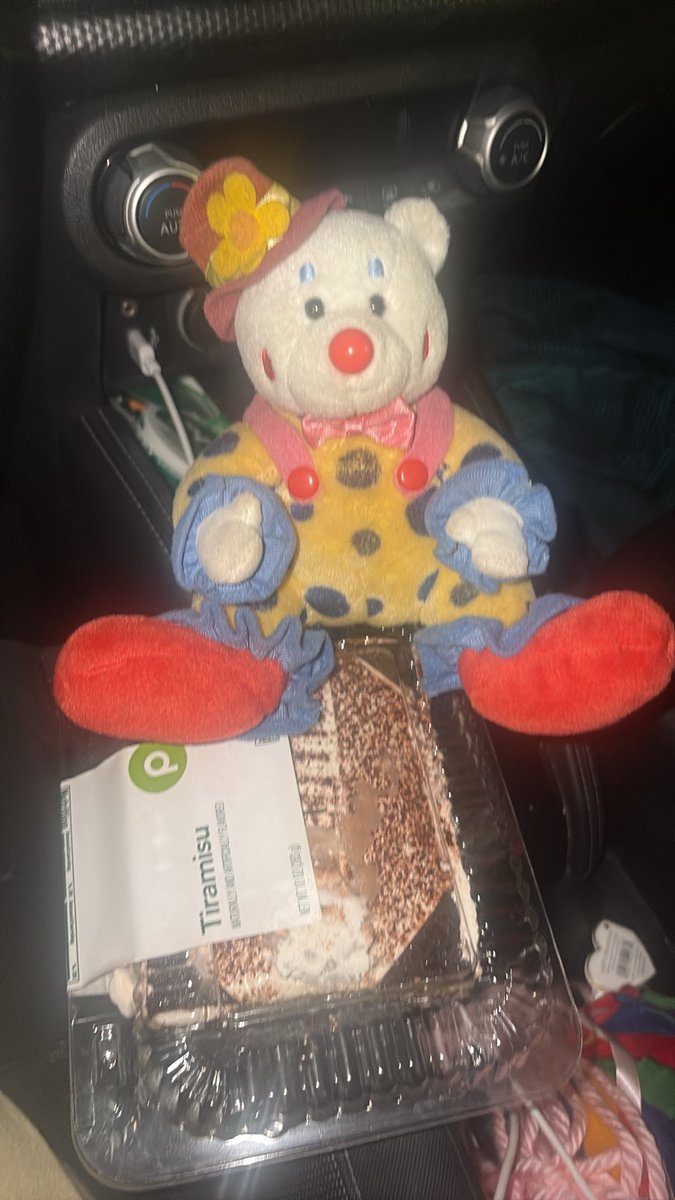 Sophzgr8's tweet photo. I don’t go into public often… but I think I am the only conscious person left. I truly am a tortured jester. Only one wise to the faults of the kingdom. https://t.co/MMwYdr7Fbq