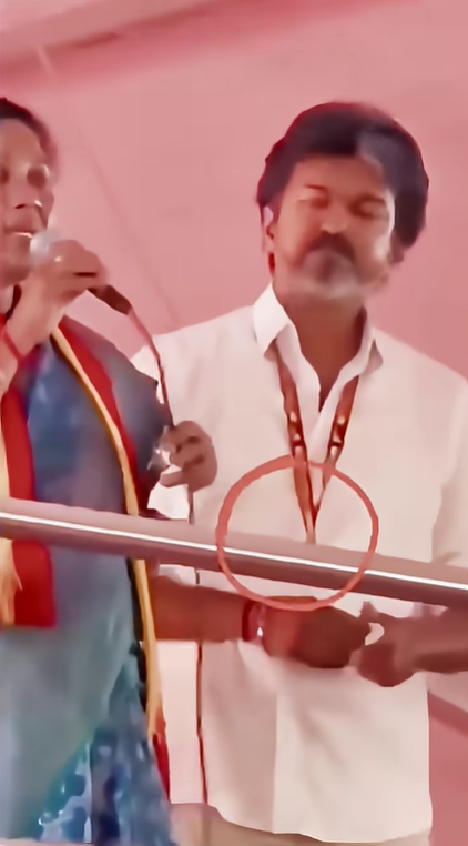 capturememory's tweet photo. தீப்பந்தம் எடுத்து தீண்டாமை கொளுத்து..
Tissue paper எடுத்து தீட்டு தொடைச்சுடு
#TVKVijay‌Fails #VijayCampaign https://t.co/rhPXiaqym4