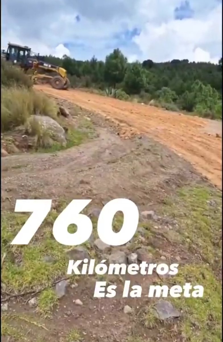 Sabi_na90's tweet photo. @RiveraTrejoJuan La rehabilitación de caminos hace una diferencia importante para las familias que diariamente se trasladan entre comunidades. https://t.co/ZBgYcbBQUr