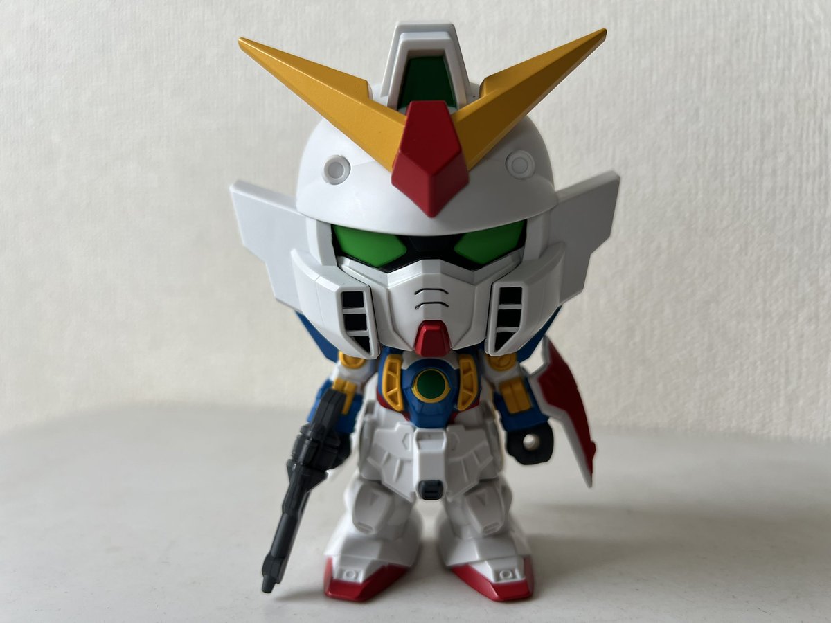 kuugachannel's tweet photo. 令和によみがえるガンダムクロス‼︎
ちょっと思ってたんと違ったけど、ヒイロかわいいし、ウイングの顔しっかりイケメンだし、デュオも出るしで買っちったー。
色々惜しい所はあるけど、個人的にはこれはアリかなー。なぜGガンを出さないのかw
あー、困りますお客様、背後からは見ないでくださいぃーw https://t.co/5IiGouL61R