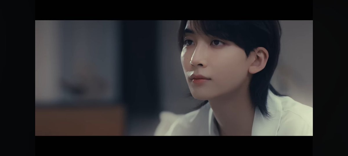 snowflakemlet's tweet photo. So I rewatched JxW's MV and the JxJ's teaser could be the beginning that cause Jeonghan to disrupt people's dreams in Last Night MV and it actually creates a cycle: https://t.co/7CRJ00bdpt

- Jeonghan got a dream that he couldn't let go. There was someone in his dream (A) that he keeps missing because he always appears there
- Jeonghan drifted off to the dreamland to find this person (A) by finding them in people's dreams so it creates chaos 
- Wonwoo is the reality that stops Jeonghan to not disrupting people's dreams. 
- It works. Jeonghan and Wonwoo have moved on but years later, That Man in Jeonghan's dream is back in a more concrete form (Joshua) and there isn't Wonwoo this time to stop him but Jeonghan knows the person he needs to find in his dream
- So Jeonghan doesn't need to disrupt people's dreams anymore
- A who turns out to be Joshua, shows him the way to find him and prolly giving Jeonghan a sign that he is trapped in the dreams and wishing to be out in the reality but Jeonghan find peace in finding him in a dream so it creates a loop like a snake who tries to eats its own tail: they're chasing eo through different dimensions