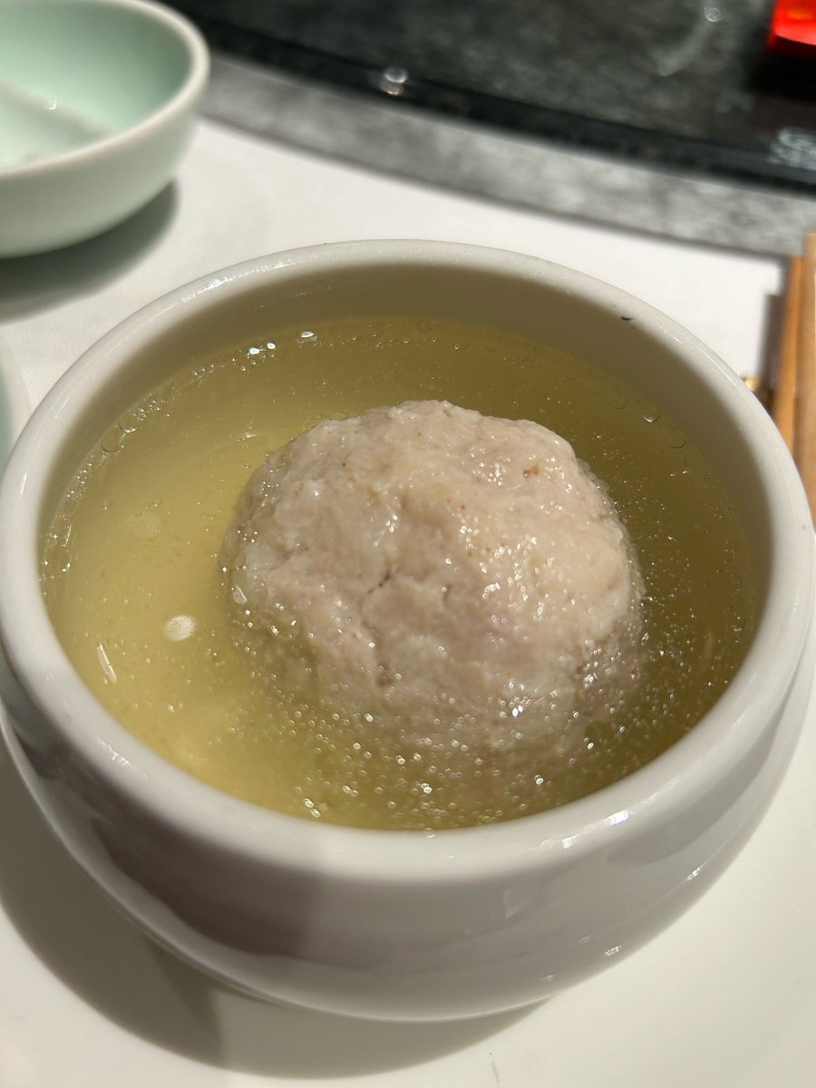 AbigailWasf7jg's tweet photo. [This weekend’s best find: super crispy垂排乙 with golden crust—juicy inside, total flavor hit!]， https://t.co/kieaDuUwMC