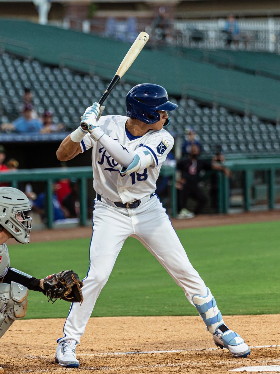 MLBazFallLeague's tweet photo. In his AFL debut, @mlbpipeline No. 76 prospect Angeibel Gomez becomes the youngest player to record a hit in the AFL since Nov 6, 2014 https://t.co/IT4fL3Isio