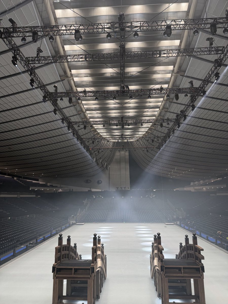 kentatakutataku's tweet photo. 約２時間、背中向けて演奏していたので
氷上の様子はほとんど見れなかったのですが最後大太鼓ぶっぱなしてスケーターのみんなが手を振ってくれたのが嬉しかったです。
またやろー！

＃刀ブレ https://t.co/iNuVSuMisE