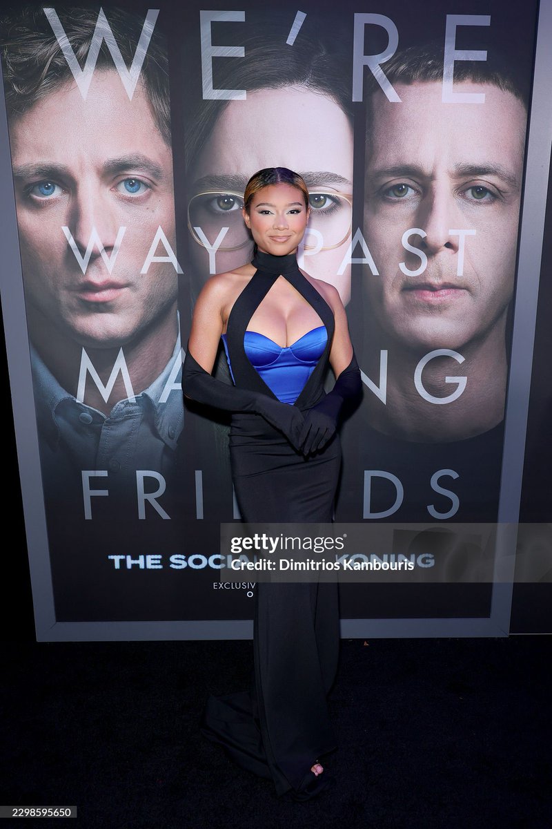 generationybh's tweet photo. Sierra Capri attended the NYC premiere of ‘The Social Reckoning’. You can see her in the movie on October 9. ⭐️ https://t.co/EhfA71BIAB