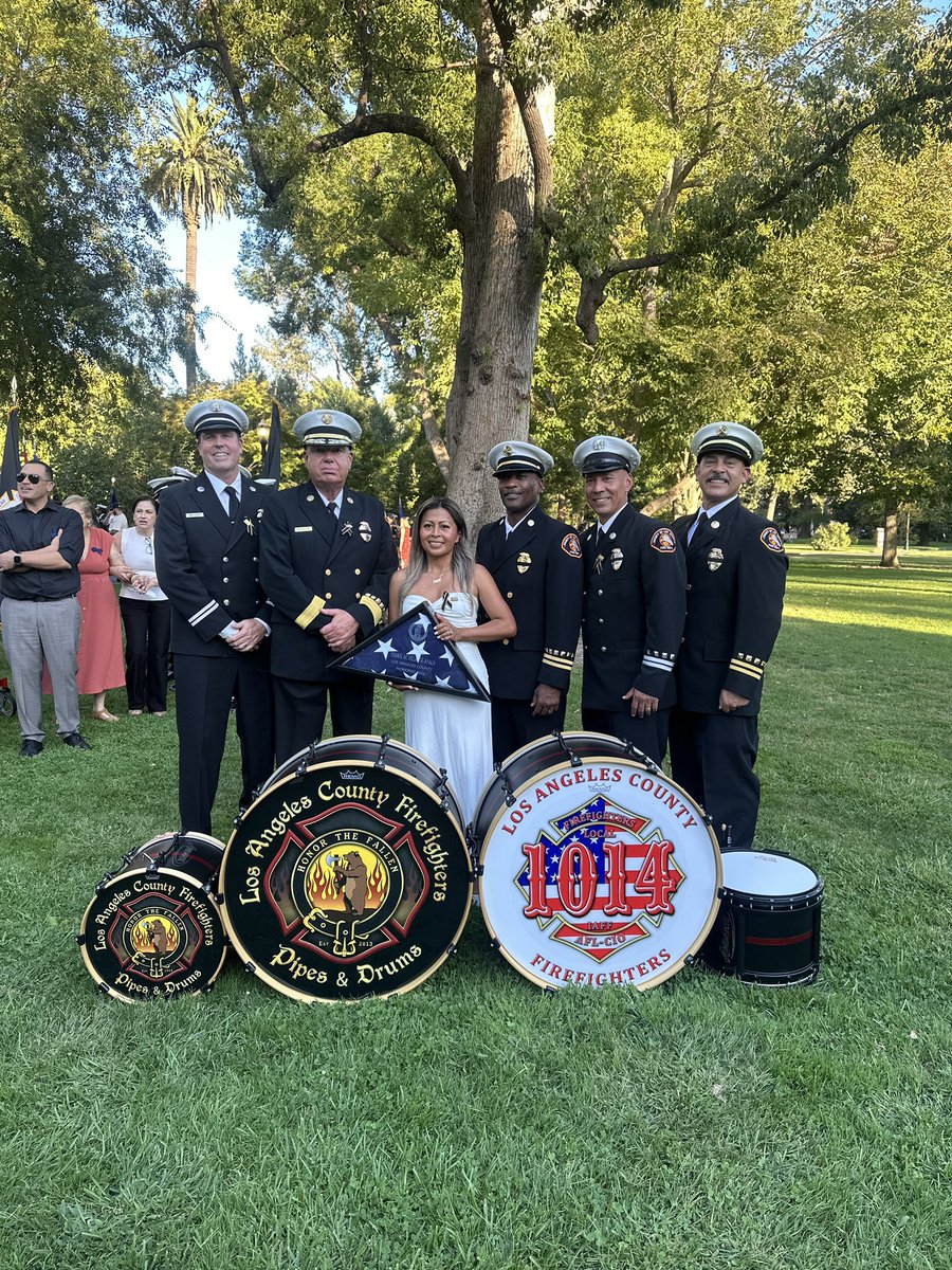 LACOFD's tweet photo. With heartfelt gratitude to the @CAFireFound Firefighters Memorial Ceremony for paying tribute to 37 fallen heroes added to the Memorial Wall in Sacramento yesterday.
Thank you for honoring #LACoFD’s own:
🕊️ Captain David C. Gonzalez.
🕊️ Captain Michael Mercado
🕊️ FFS Ismael M. Villalta-Ayala
🕊️ FFPM Dustin Roberto
#NeverForget 💔🚒
