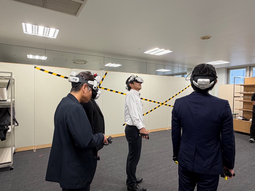 shizuoka_to_go's tweet photo. 松坂屋静岡店でXR GATE開催！
XRならではの臨場感で、目の前に異世界が広がります👀
県の｢しずおかオシノミクスコンソーシアム｣でも、このようなＸＲなどのコンテンツの振興を通じて地域経済の活性化に取り組んでいます！
是非ご来場ください✨ https://t.co/RuGxAnefYt