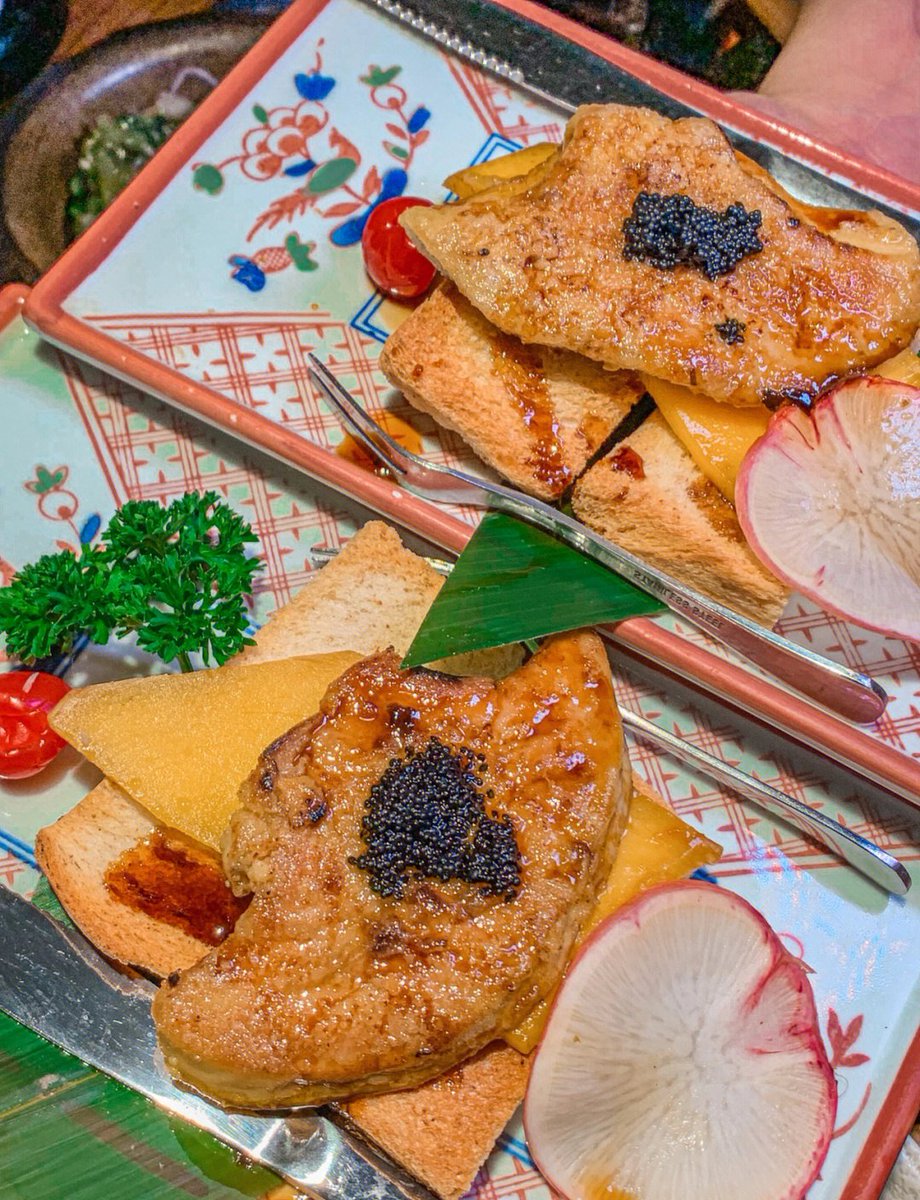 BlakeSnydeavsh's tweet photo. I used the old pairing of mushrooms and foie gras this time, which is such a lucky and delicious food combination! https://t.co/VY5T6PRhkC
