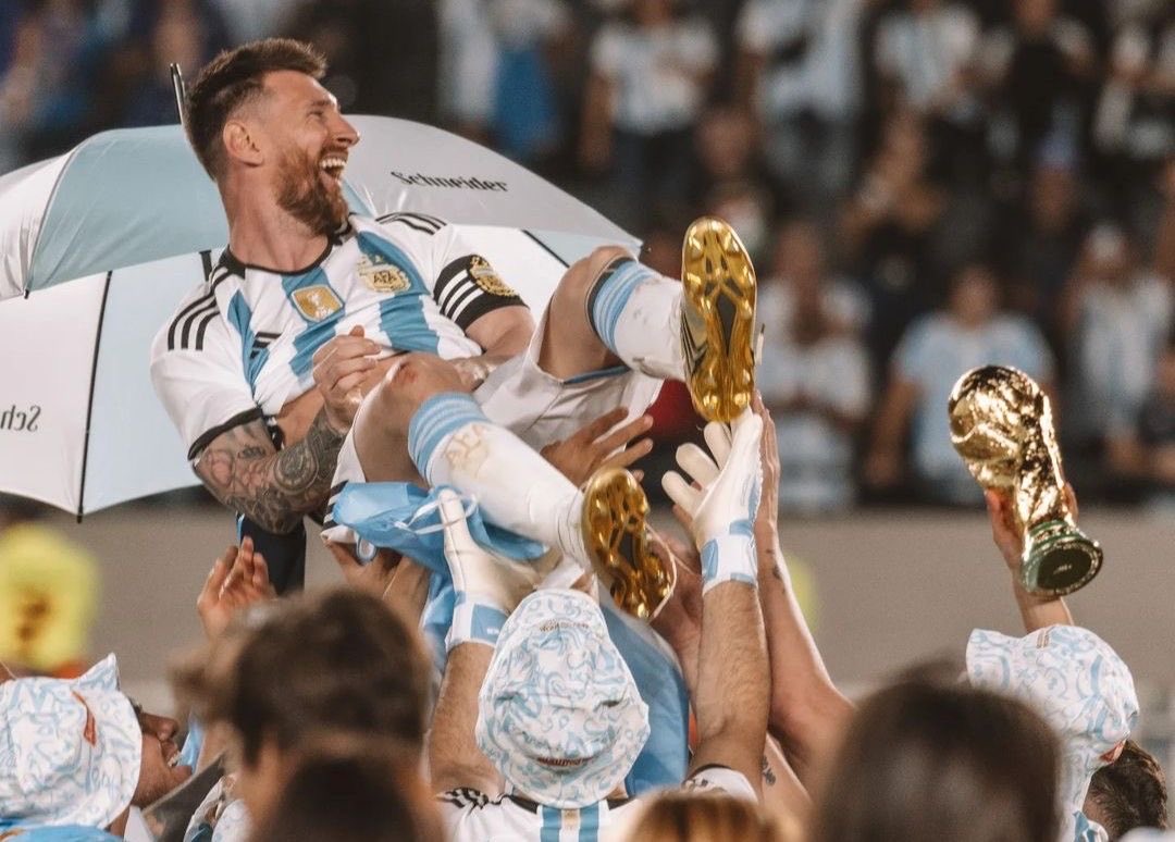 fabriquelme10's tweet photo. Che me parece increíble que Messi haya llegado a 5 finales de copa América de 7 que participó y 3 finales del mundo habiendo jugado 6 mundiales. Lo que nos acostumbró este mounstro a pelear siempre hasta el final es TERRIBLE https://t.co/5ieaFxnKzz