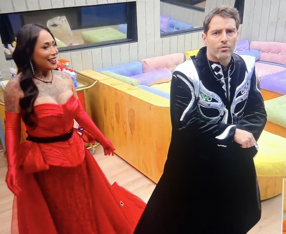 funtwkm's tweet photo. Karina Churtz y Don Memo Torres presumiendo sus outfits . 

❤️

KARI APAGA LAS LUCES 
KARINA GANADORA
#karinaganadora

#LaCasaDeLosFamososMéxico 
#LaCasaDeLosFamososMx
#LaCasaDeLosFamososMéxicoMx https://t.co/BqaIHgU2Mi