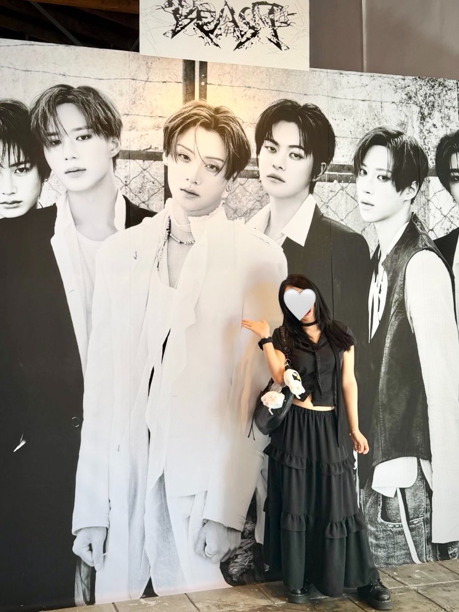 mousehamster58's tweet photo. visited the @ALD1_official pop-up at @hello82LA !!! got lucky with pulls hehe🤍

@hello82official #alphadriveone_albumreleaseevent #hello82 #82giveaway https://t.co/7Jd8m4MqSC