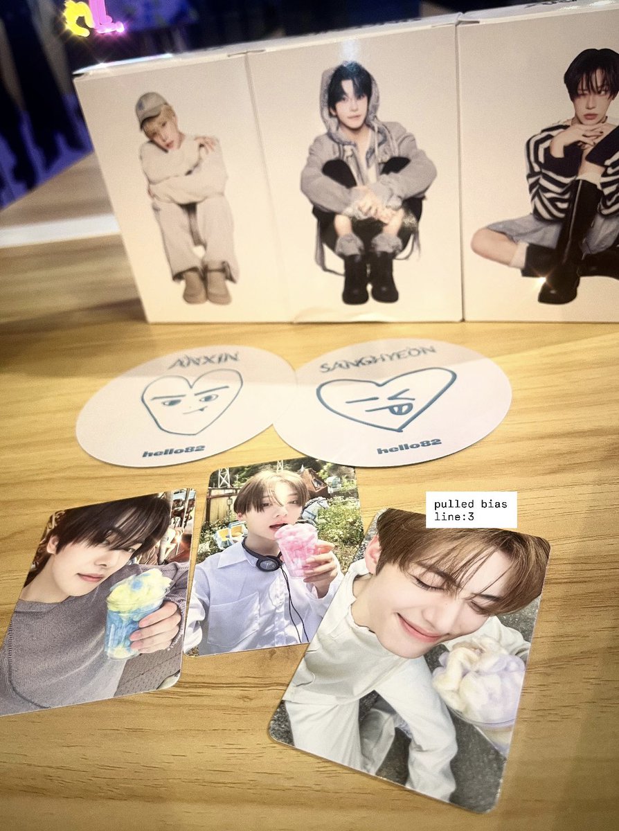 mousehamster58's tweet photo. visited the @ALD1_official pop-up at @hello82LA !!! got lucky with pulls hehe🤍

@hello82official #alphadriveone_albumreleaseevent #hello82 #82giveaway https://t.co/7Jd8m4MqSC