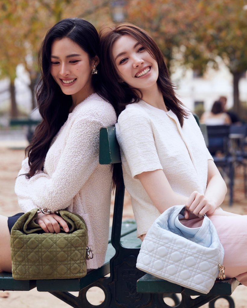 YNgernyen's tweet photo. Seeing Lingling Kwong and Orm Kornnaphat (LingOrm) shine together for Dior is a proud moment PFW. 

LINGORM DIOR SUMMER27 
#LingOrmDiorSummer27 #LinglingKwong #OrmKornnaphat #LingOrm #Dior #DiorSummer27 https://t.co/0x9lEiPVoG