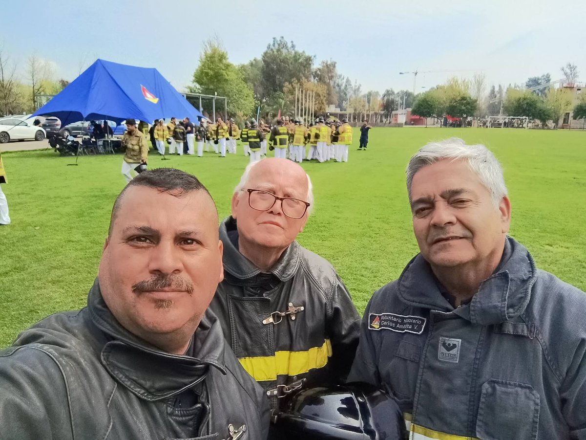 boban717's tweet photo. Ejercicio Interno en Familia 1️⃣7️⃣CBS 🚒🖤☠️🔥🇨🇱 https://t.co/EEkznWfb3E