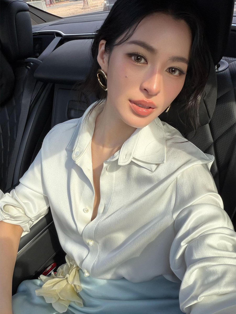 pla_sensory's tweet photo. ยังอยู่กับ PFW และ Lingling Kwong

LINGORM DIOR SUMMER27
#LinglingKwong @linglingsirilak
#Dior @Dior #DiorSummer27 
#LingOrmDiorSummer27 https://t.co/yjctCS2Npd
