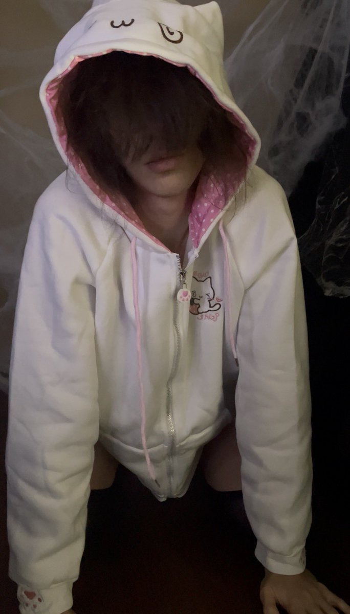 FemboySilk's tweet photo. Am I peak catboy material? https://t.co/XD7hcatIZZ