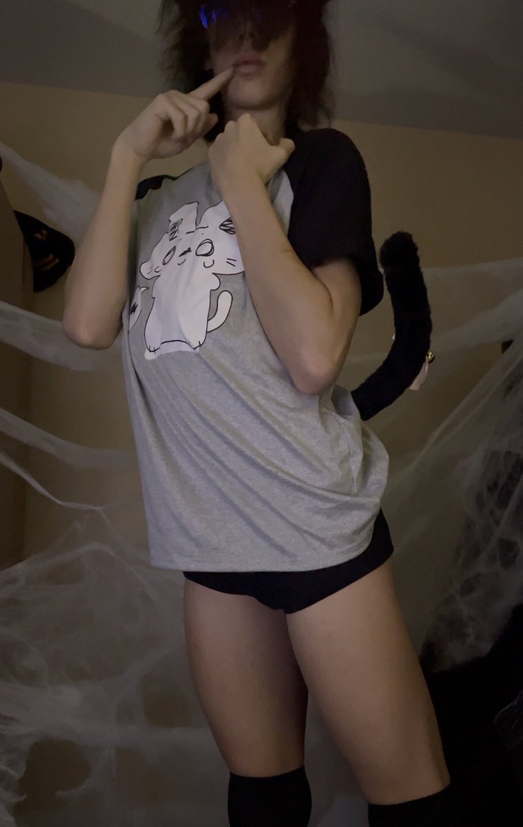 FemboySilk's tweet photo. Am I peak catboy material? https://t.co/XD7hcatIZZ