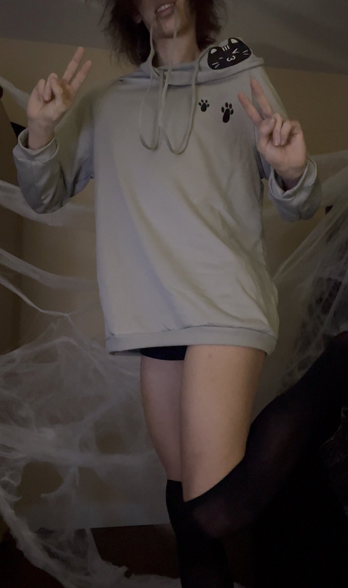 FemboySilk's tweet photo. Am I peak catboy material? https://t.co/XD7hcatIZZ