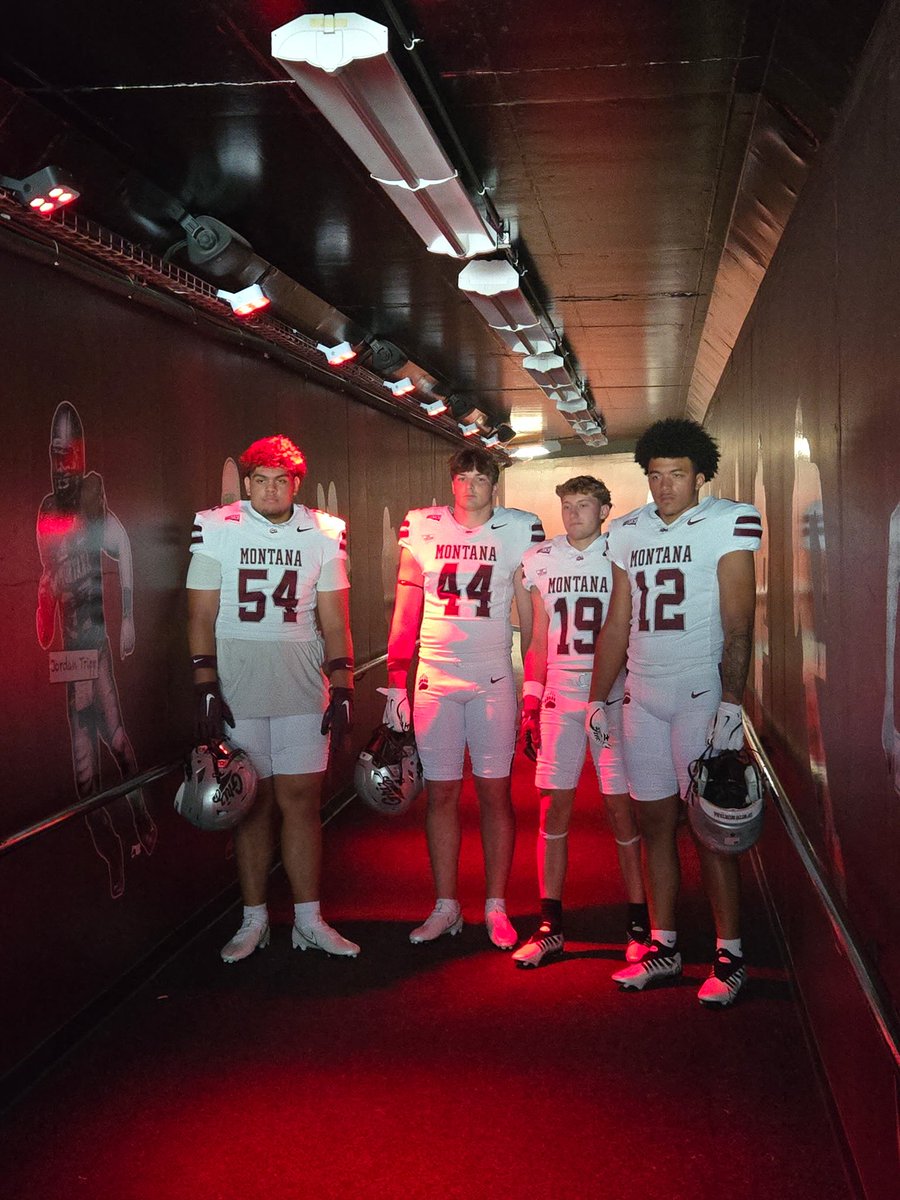 JasonArmbr6295's tweet photo. Had a great time this weekend with my guys!!! Thank you @Coachbk_griz, @JaylenJohnson92, @Coach_ESanders,  @KeatonJ_3 for having me out, that homecoming atmosphere is something else! 

#TheFamilyYouChoose https://t.co/ZTnqFnsxmW